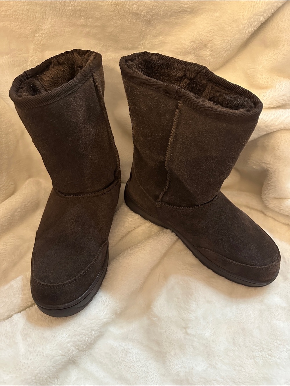 🔥UGG Women’s Vintage Australia Classic
Short Terrain Suede Boots Sz 7W Durable🔥